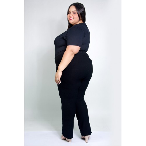 Calça flare bandagem 2024 preta plus size